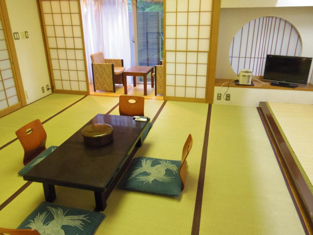 Готель Hakone Gora Onsen Yumenoyu Екстер'єр фото